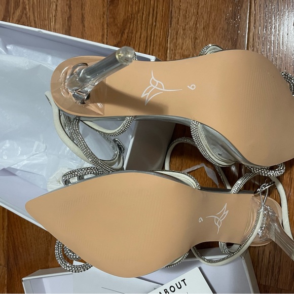 Cult of Coquette Ella Double Bow Clear Glass heels size 6 with Crystal ankle tie - Picture 6 of 6